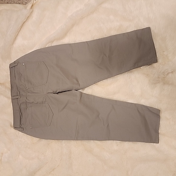 Apt 9 Grey Stretch Capris - Picture 3 of 4
